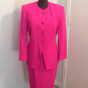 Beautiful Tailor Pink Bussines Dress Suit